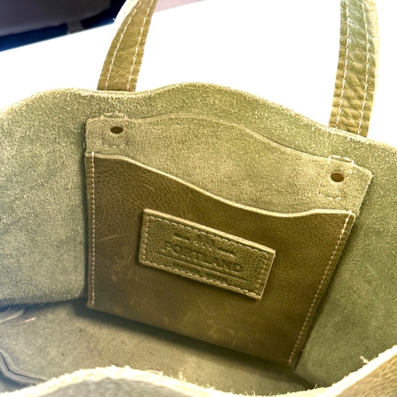 Portland Leather Goods Medium Crossbody Tote Kiwi - Picture 5 of 5